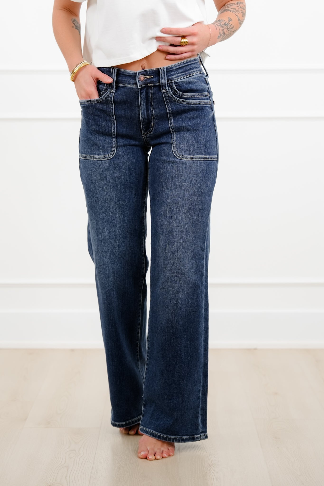 Judy Blue The Zoe Mid Rise Medium Wash 90's Straight Leg Jeans with Double Front Patch Pockets