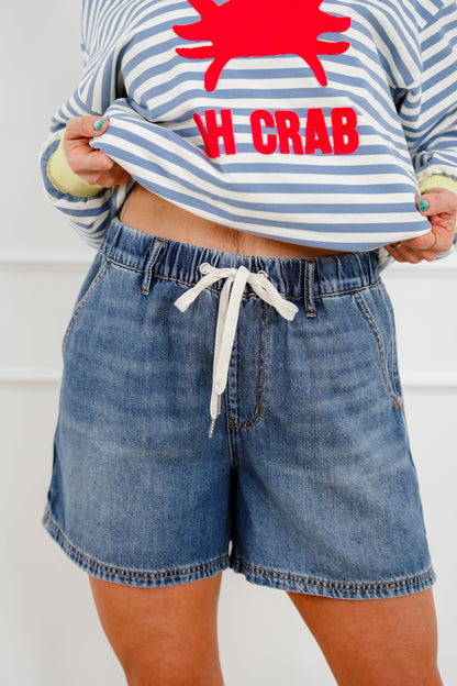 Judy Blue Medium Wash Featherweight Baggy Shorts