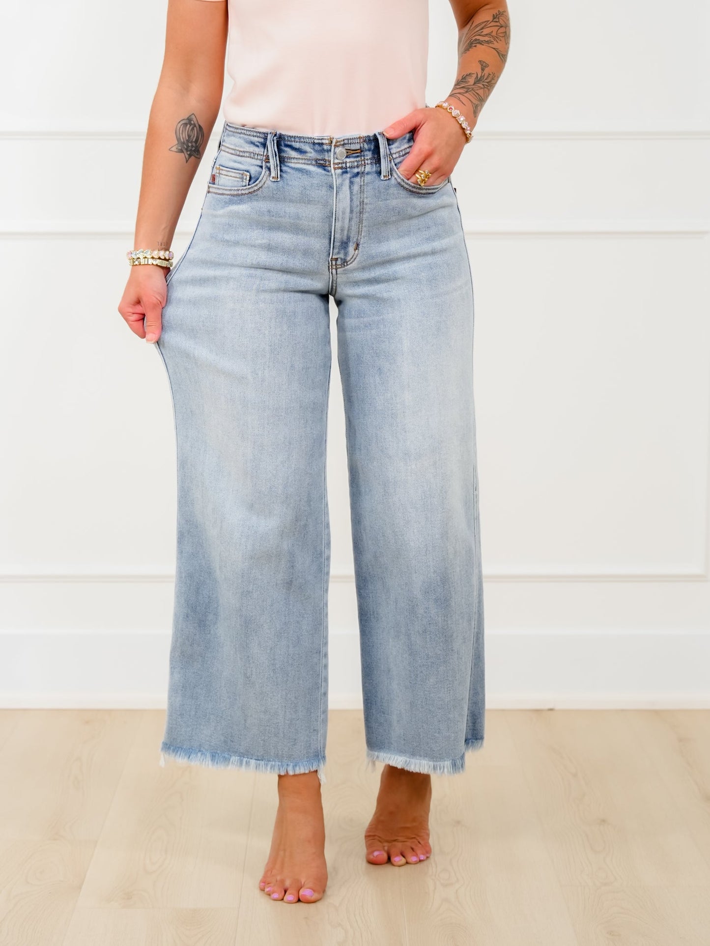 Judy Blue Mid Rise Light Wash Wide Leg Ankle Jeans with Frayed Hem