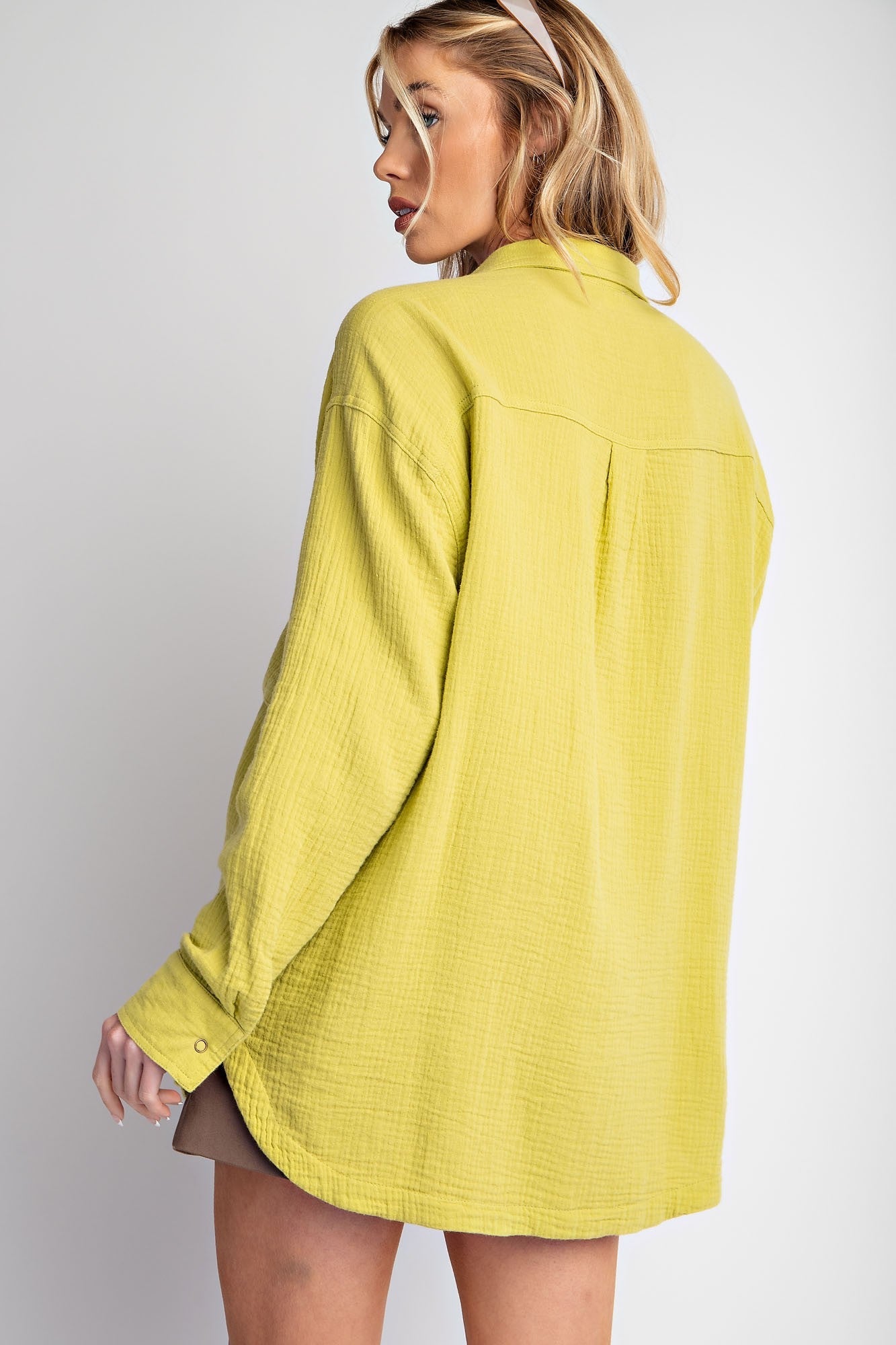 Easel Cotton Gauze Button Down Top in Matcha Latte