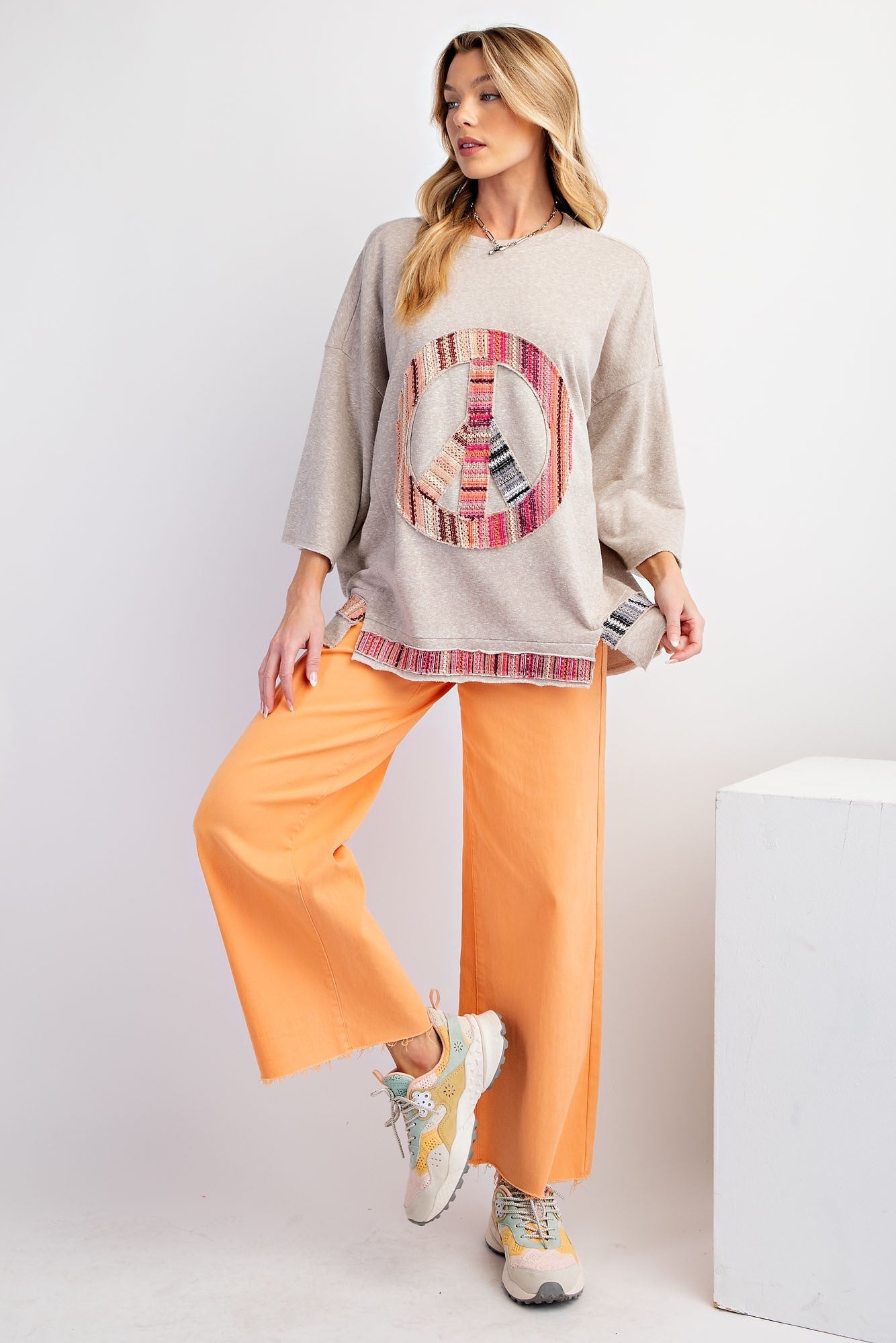 Easel Solid Color Top with Stripe Pattern Peace Sign Patch in Oatmeal