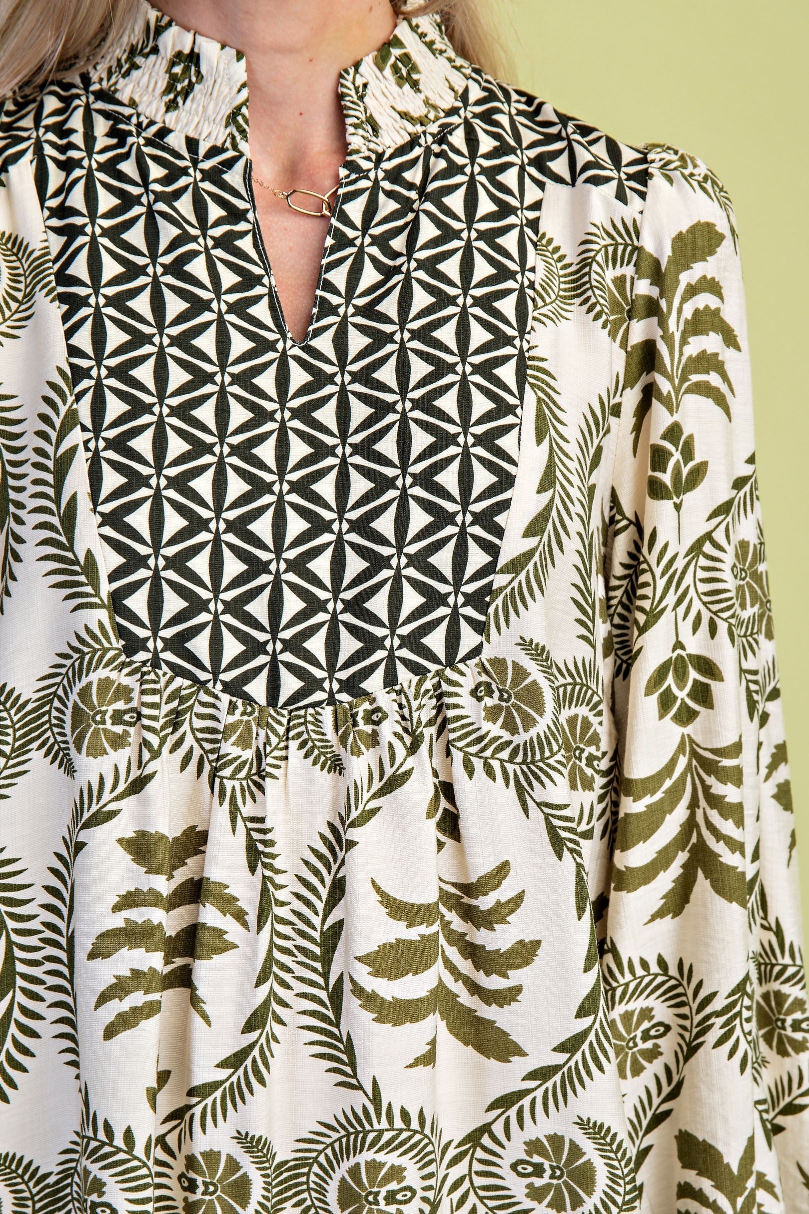 GiGio Contrasting Print Mini Dress in Olive Mix