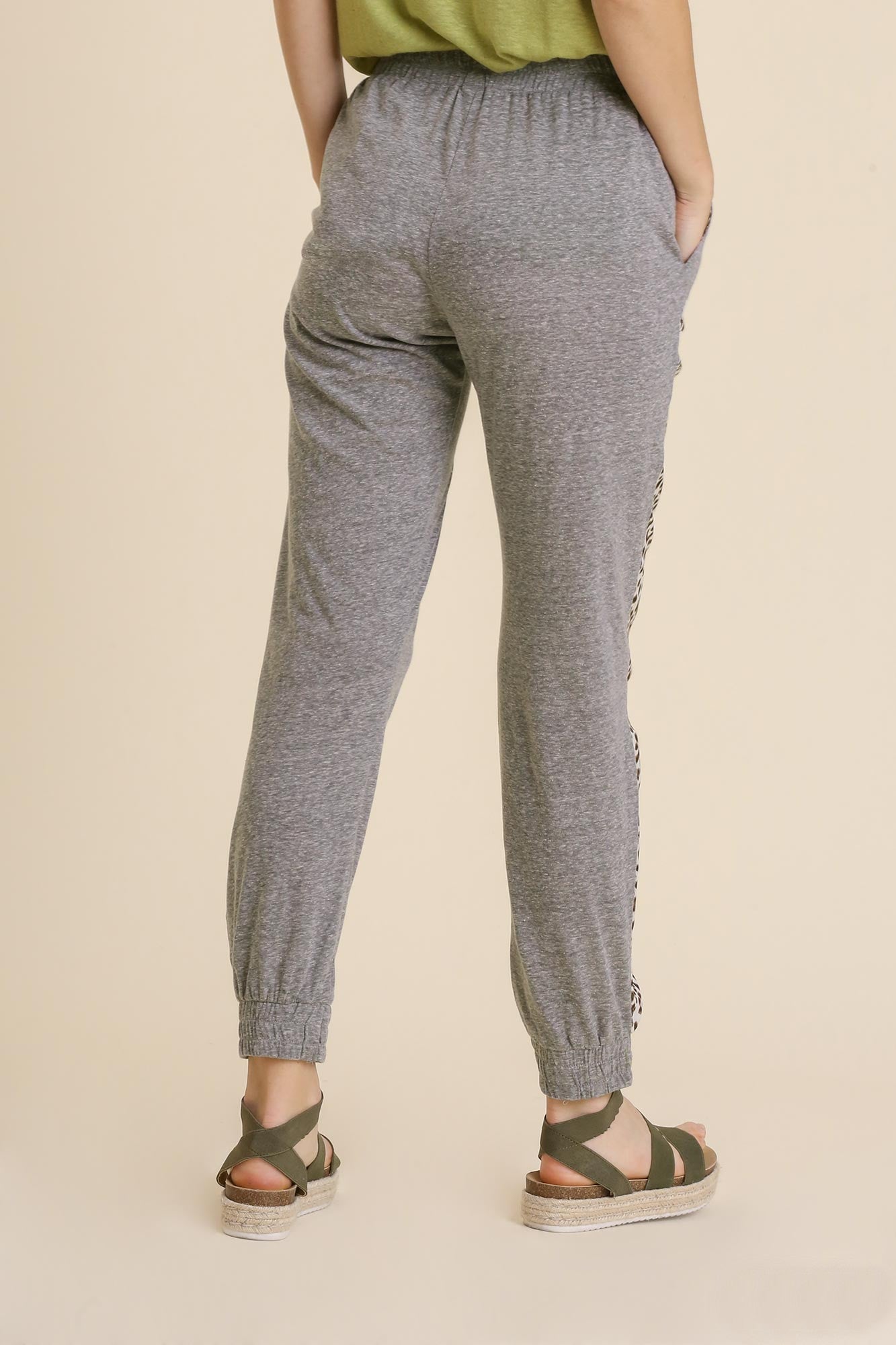 Umgee Animal Print Elastic Waist Jogger Pants with Pockets in Heather Grey