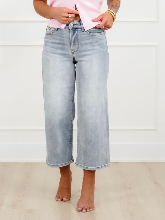 Judy Blue Mid Rise Light Wash Cropped Wide Leg Jeans