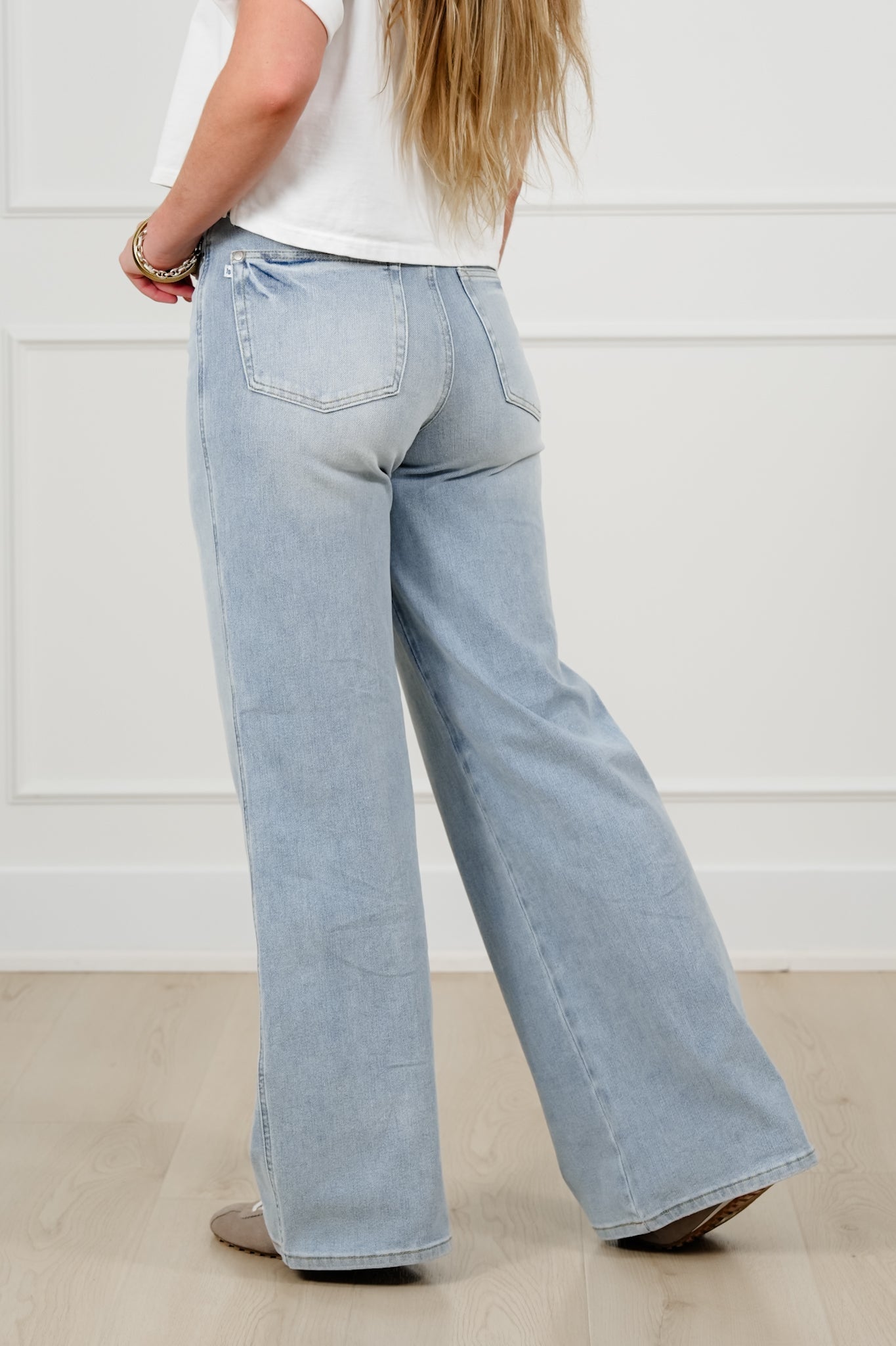 Judy Blue Secret Sauce 2.0 High Rise Light Wash Petite/Reg Tummy Control Retro Wide Leg Jeans