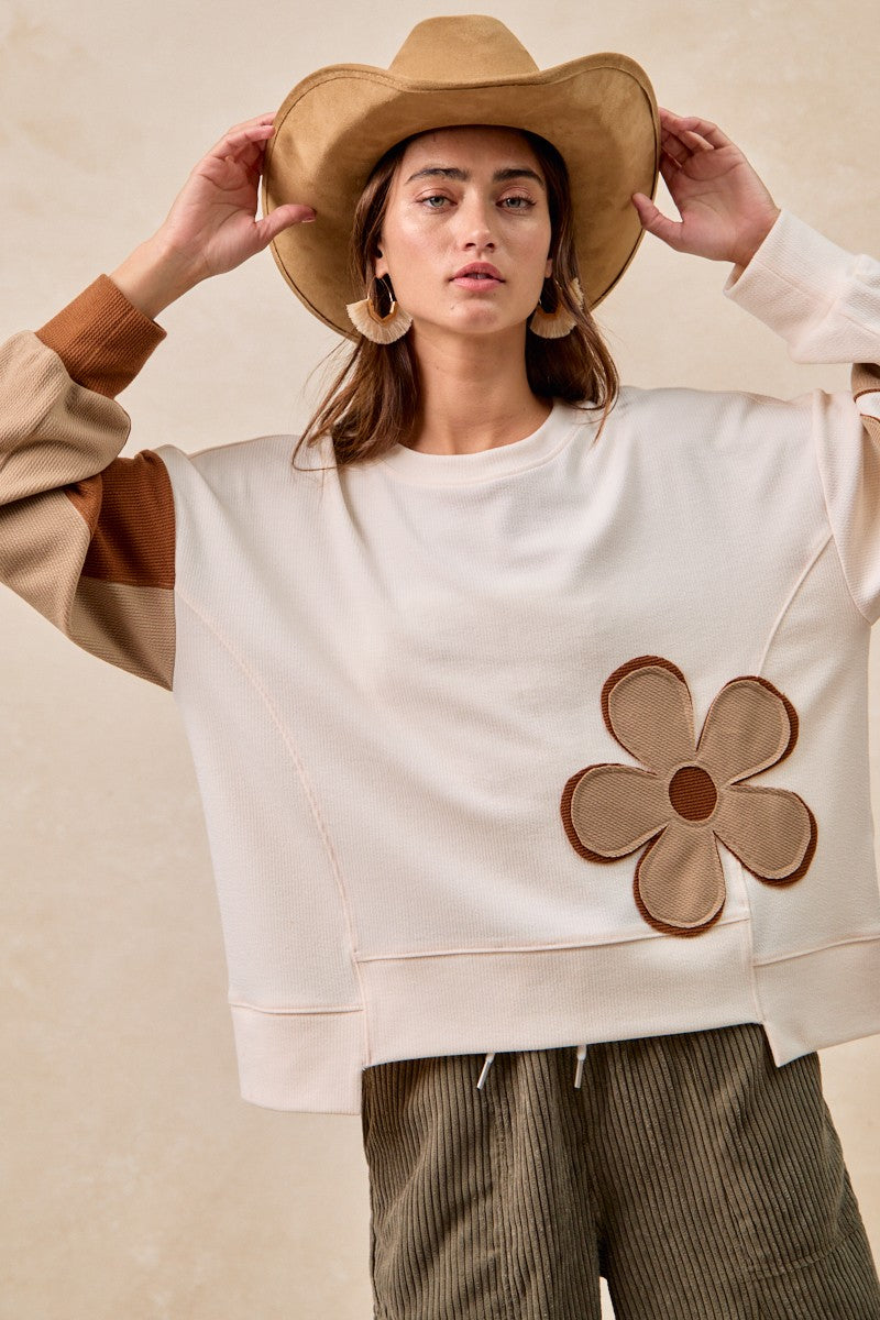 BiBi Color Block Textured Ribbed Knit Top with Flower Patches in Ivory/Brown