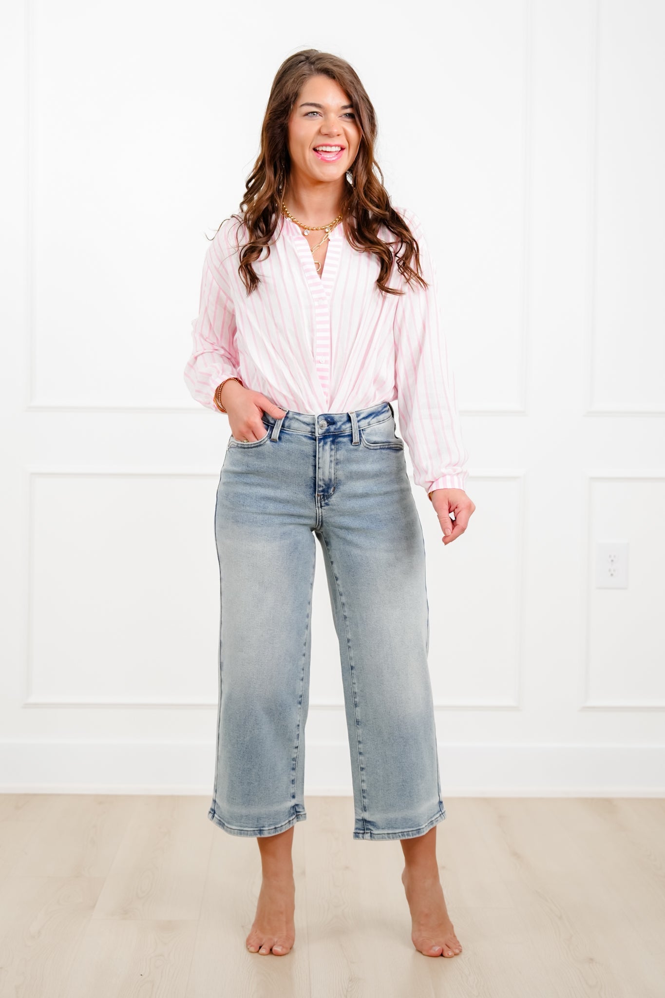 Judy Blue Mid Rise Medium Wash Cropped Wide Leg Jeans