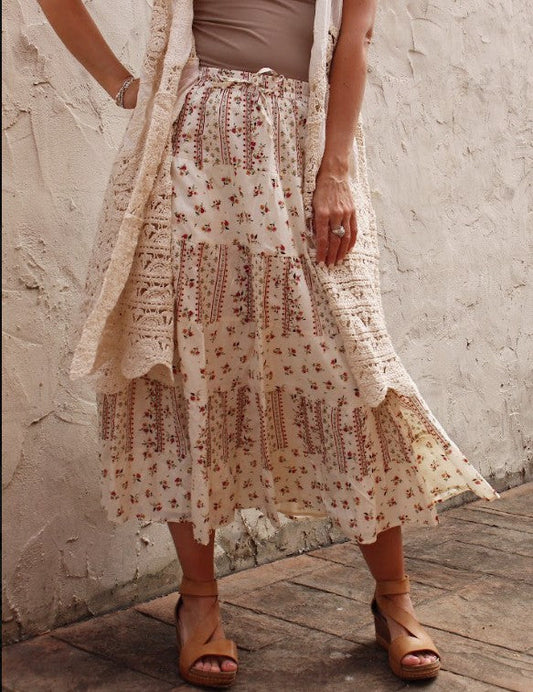 Listicle Mixed Floral Print Tiered Midi Skirt in Ivory Multi