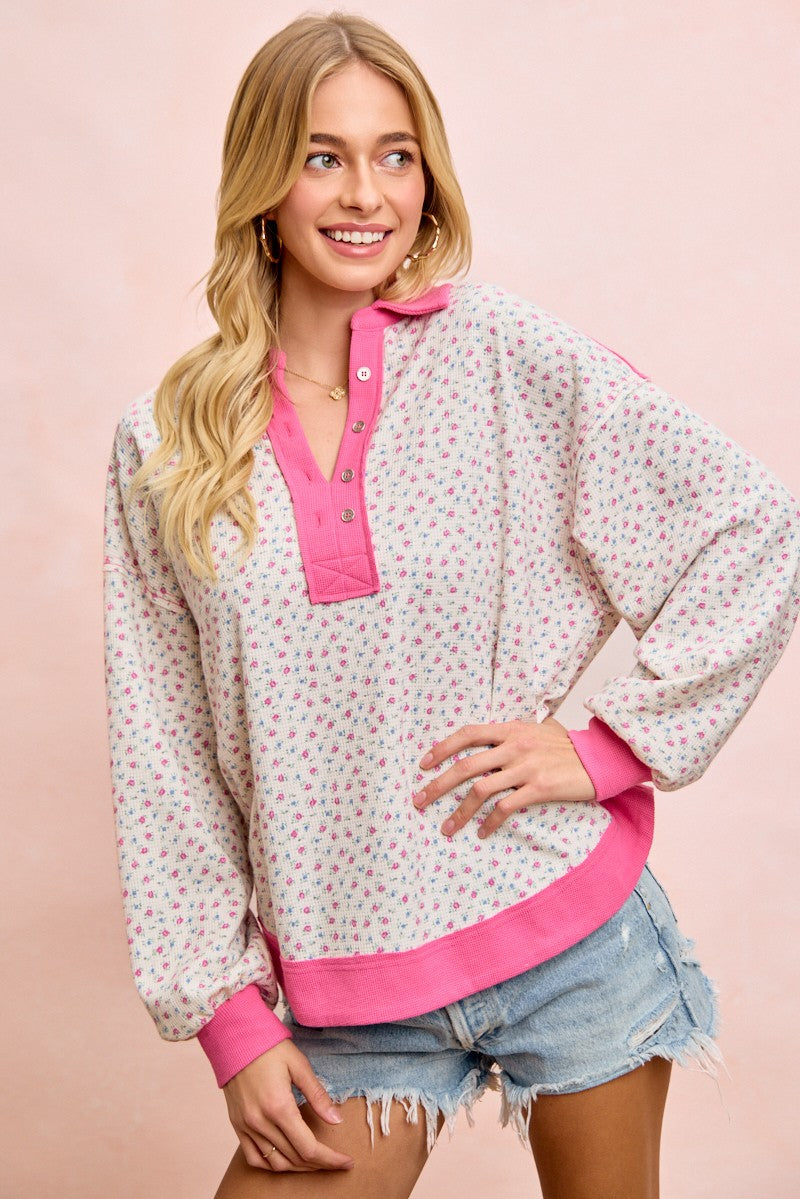 BiBi Floral Print Thermal Faux Button Collar Top in Ivory/Fuchsia