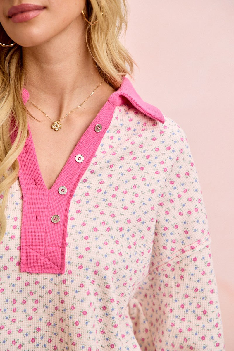 BiBi Floral Print Thermal Faux Button Collar Top in Ivory/Fuchsia