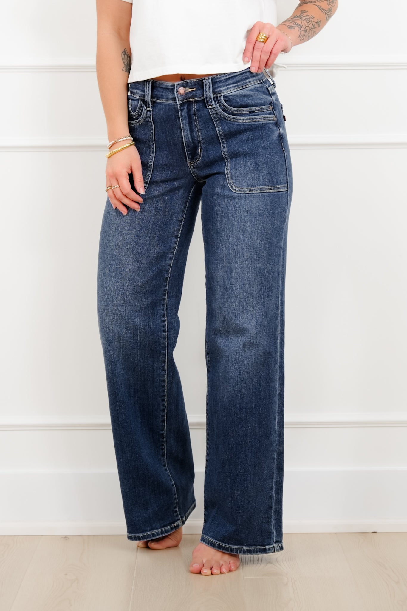 Judy Blue The Zoe Mid Rise Medium Wash 90's Straight Leg Jeans with Double Front Patch Pockets