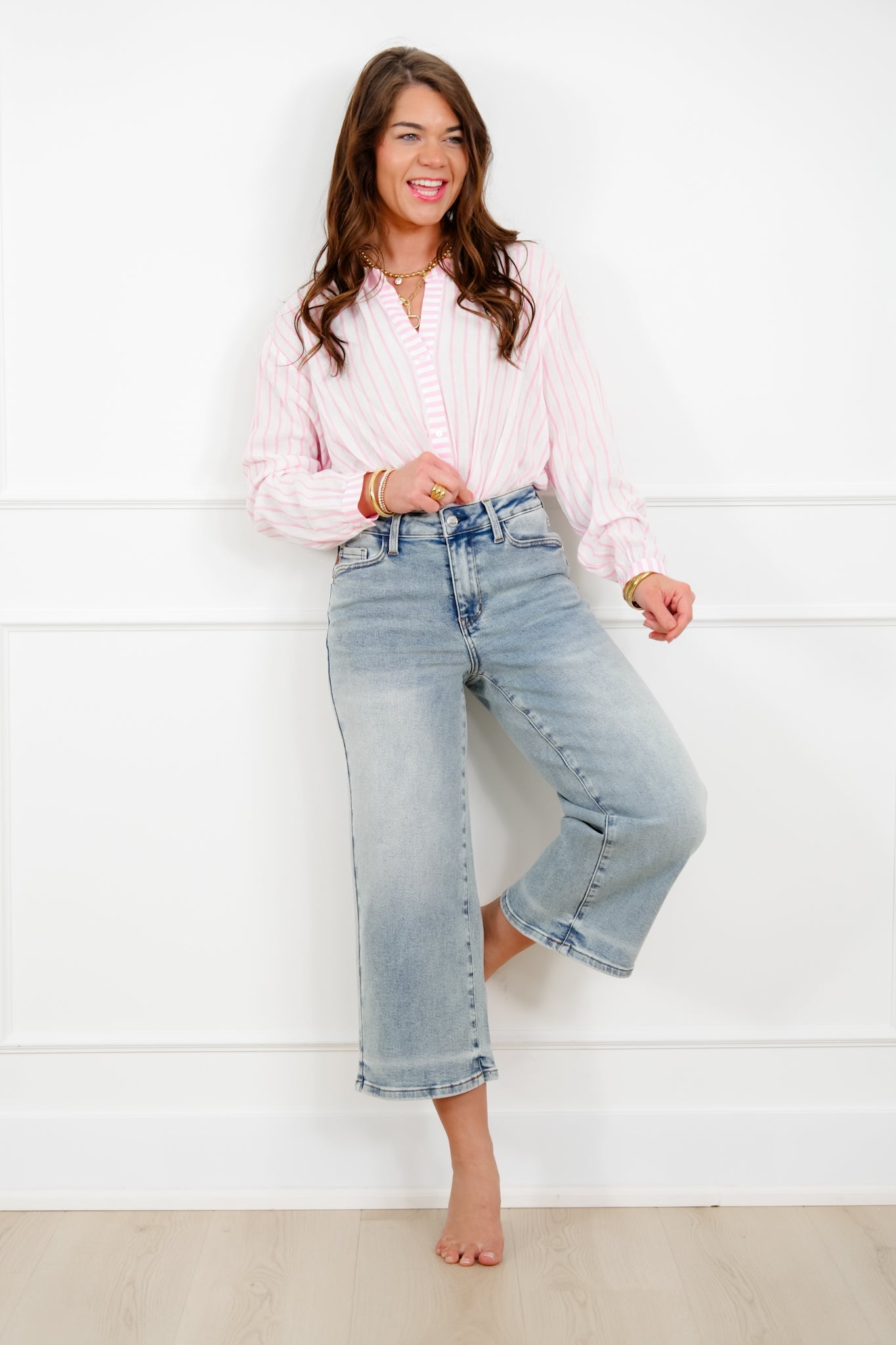 Judy Blue Mid Rise Medium Wash Cropped Wide Leg Jeans