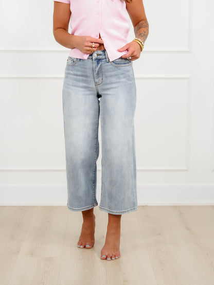 Judy Blue Mid Rise Light Wash Cropped Wide Leg Jeans
