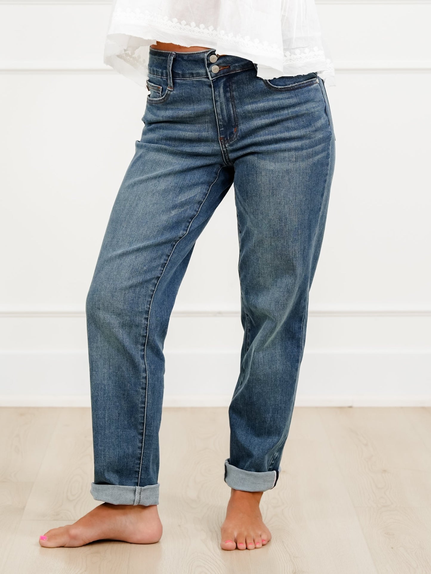 Judy Blue Summer Breeze  Mid Rise Medium Wash Cool Denim Boyfriend Jeans