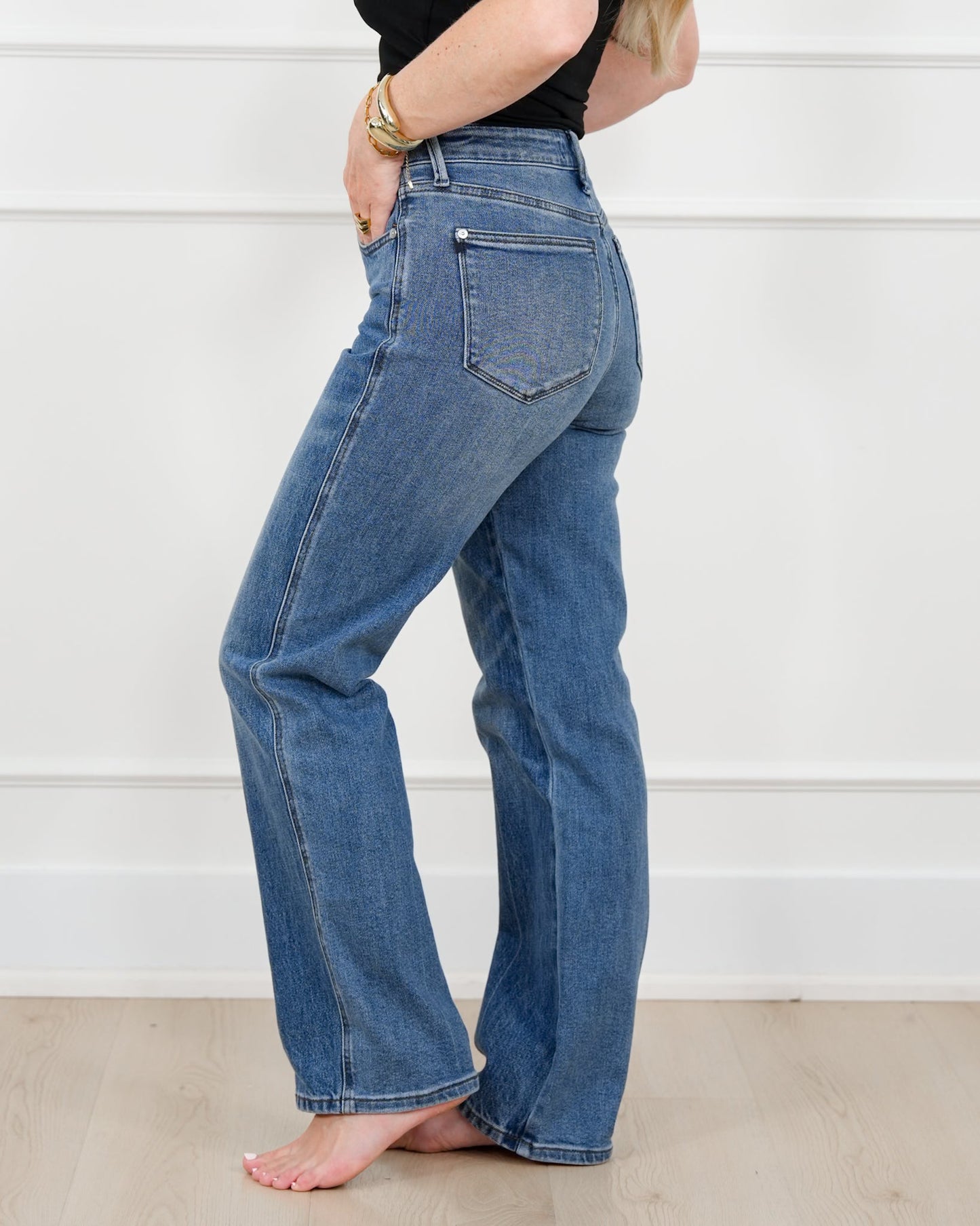 Restock! Judy Blue ALEX'S FAVE Mid Rise Medium Wash Button Fly Rigid Magic Slim Straight Leg Jeans