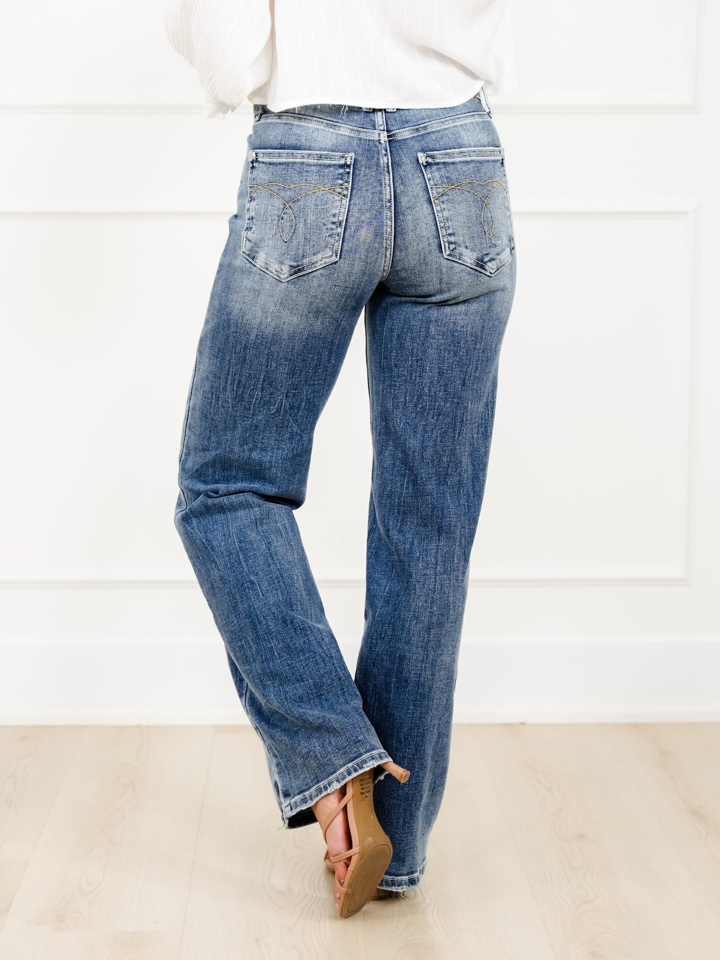 Judy Blue Mid Rise Medium Wash 90's Straight Leg Jeans