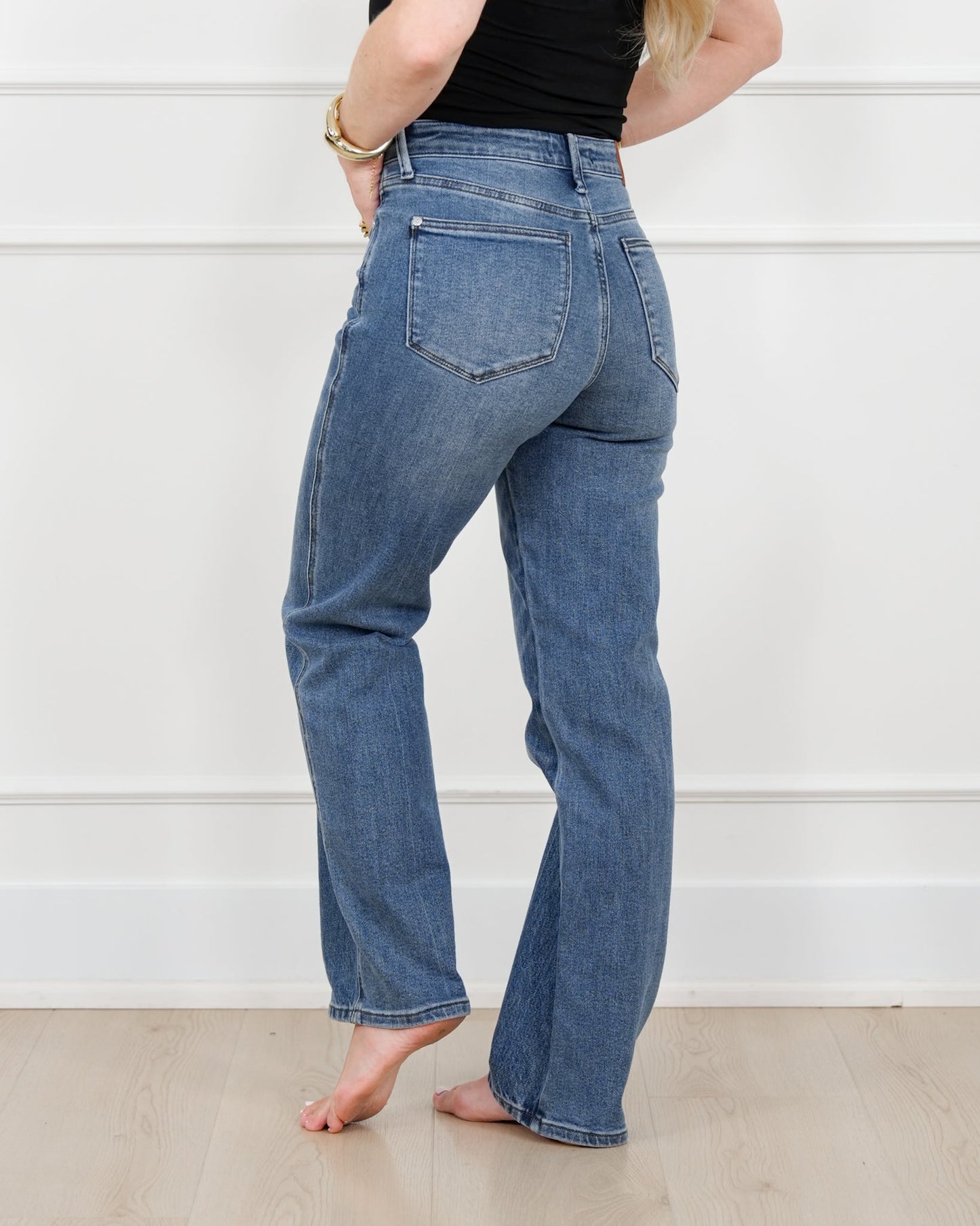 Restock! Judy Blue ALEX'S FAVE Mid Rise Medium Wash Button Fly Rigid Magic Slim Straight Leg Jeans
