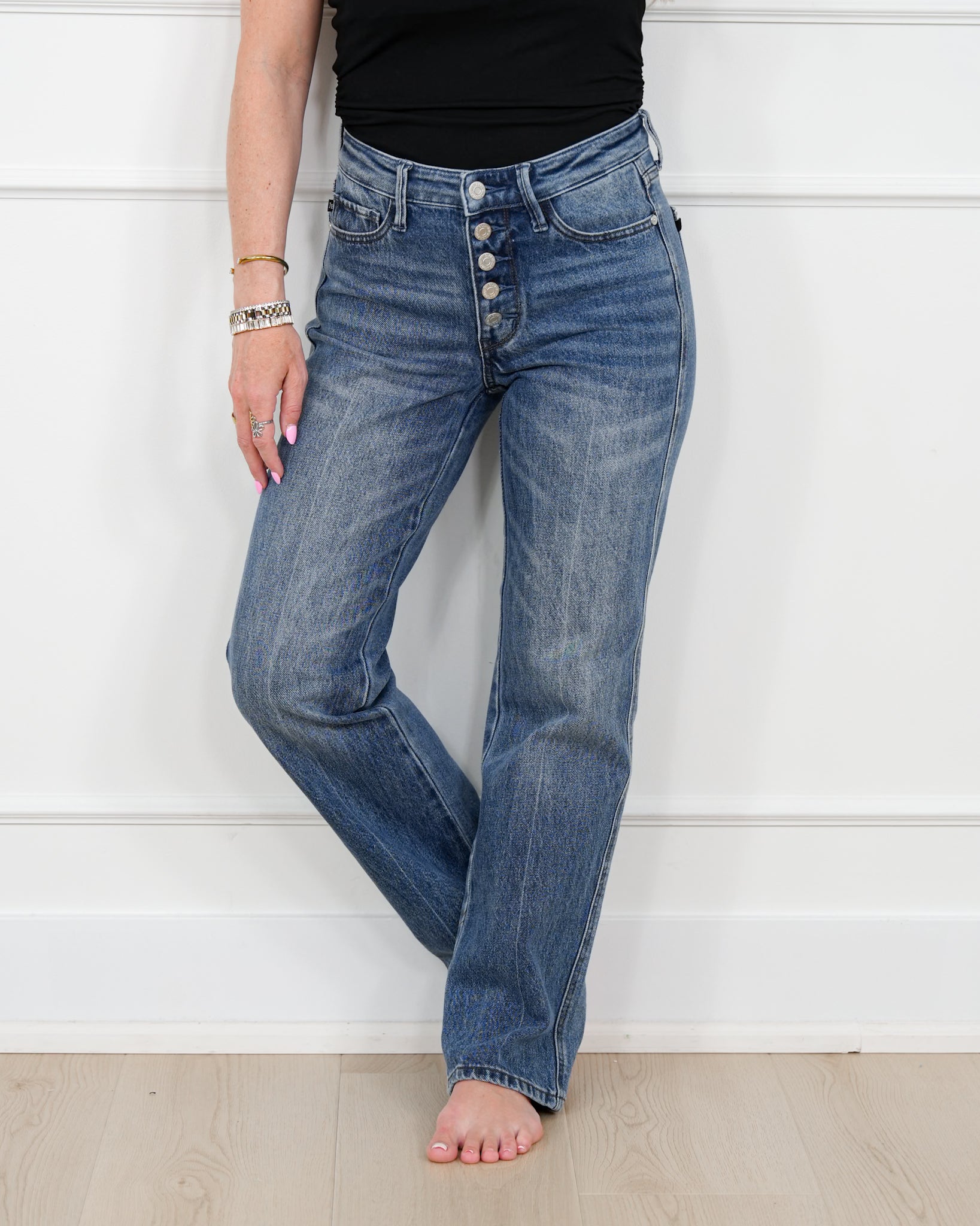 Restock! Judy Blue ALEX'S FAVE Mid Rise Medium Wash Button Fly Rigid Magic Slim Straight Leg Jeans