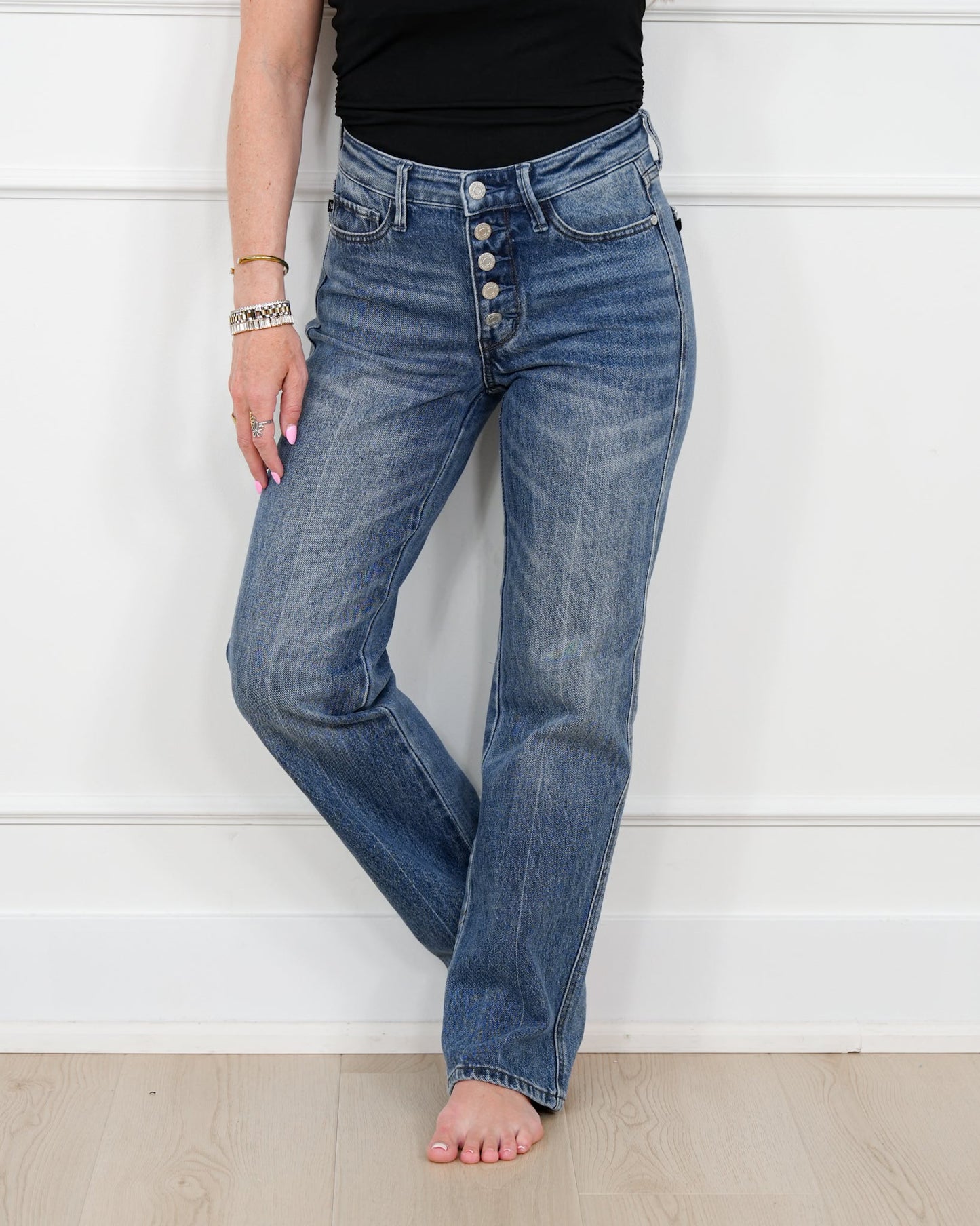 Restock! Judy Blue ALEX'S FAVE Mid Rise Medium Wash Button Fly Rigid Magic Slim Straight Leg Jeans