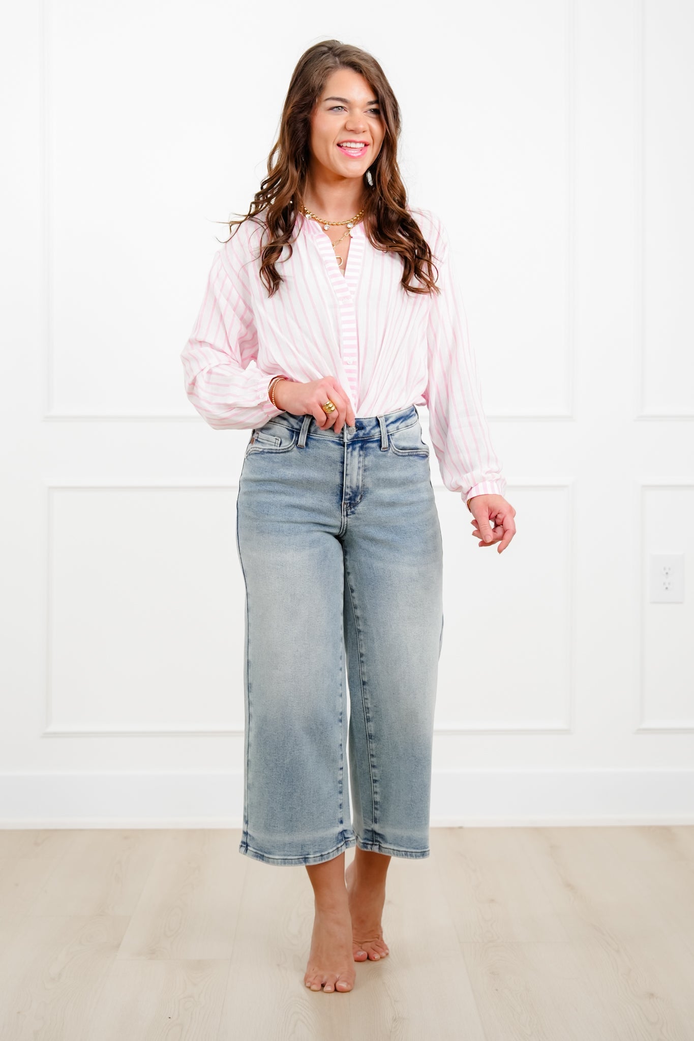 Judy Blue Mid Rise Medium Wash Cropped Wide Leg Jeans