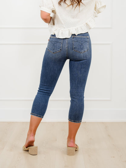 Judy Blue Mid Rise Medium Wash Capri Jeans