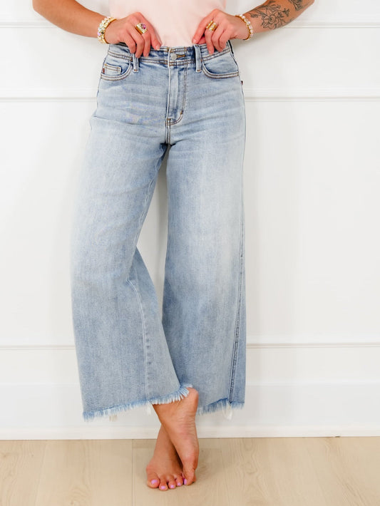 Judy Blue Mid Rise Light Wash Wide Leg Ankle Jeans with Frayed Hem