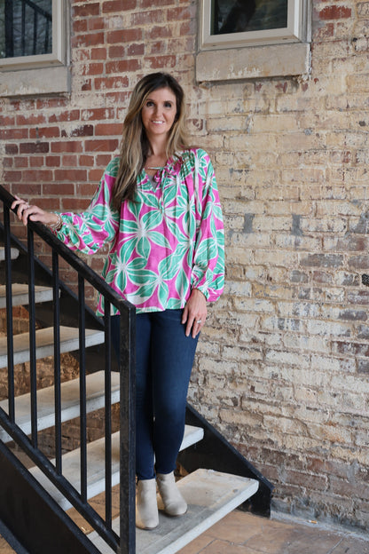 BiBi Bold Floral Print Exaggerated Balloon Sleeve Top in Fuchsia/Teal