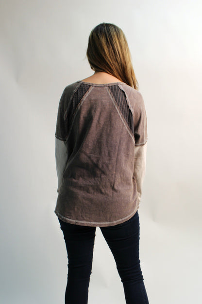 Easel Mineral Washed Color Mix Top in Ash Navy
