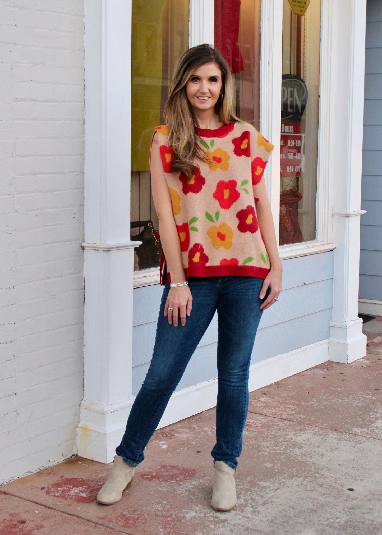 BiBi Floral Pattern Open Side Hem with Bow Ties Vest in Latte/Burgundy