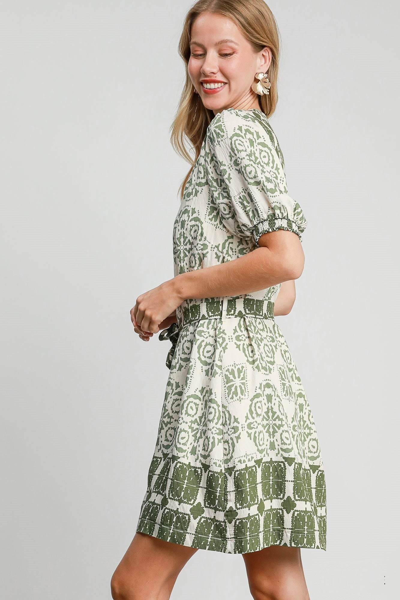 Umgee Two Toned Abstract Print Mini Dress in Light Olive