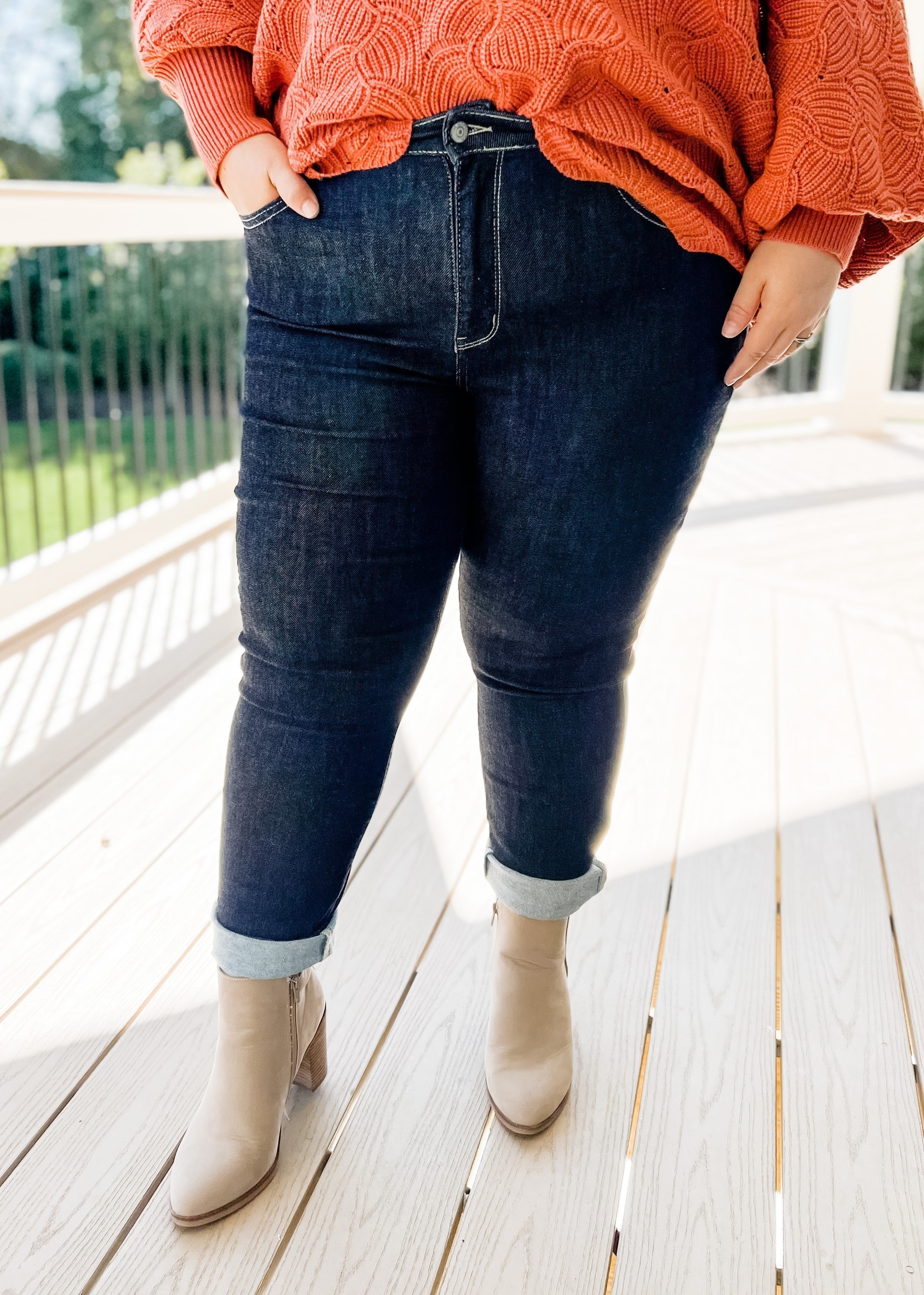 Judy Blue MidNight Dark Wash Rinse Mom Jeans