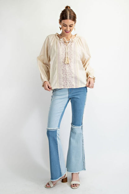 Easel Gauze Top with Contrasting Color Embroidery in Eggshell