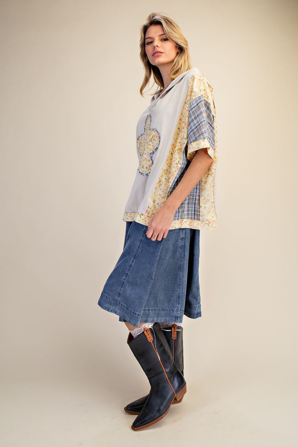Easel Flower and Plaid Print Hooded Top in Grey