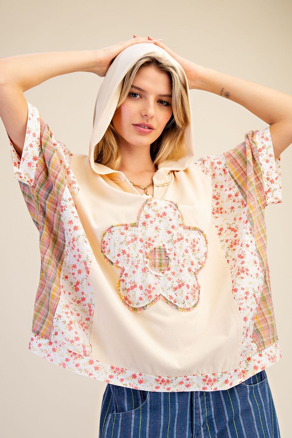Easel Flower and Plaid Print Hooded Top in Natural