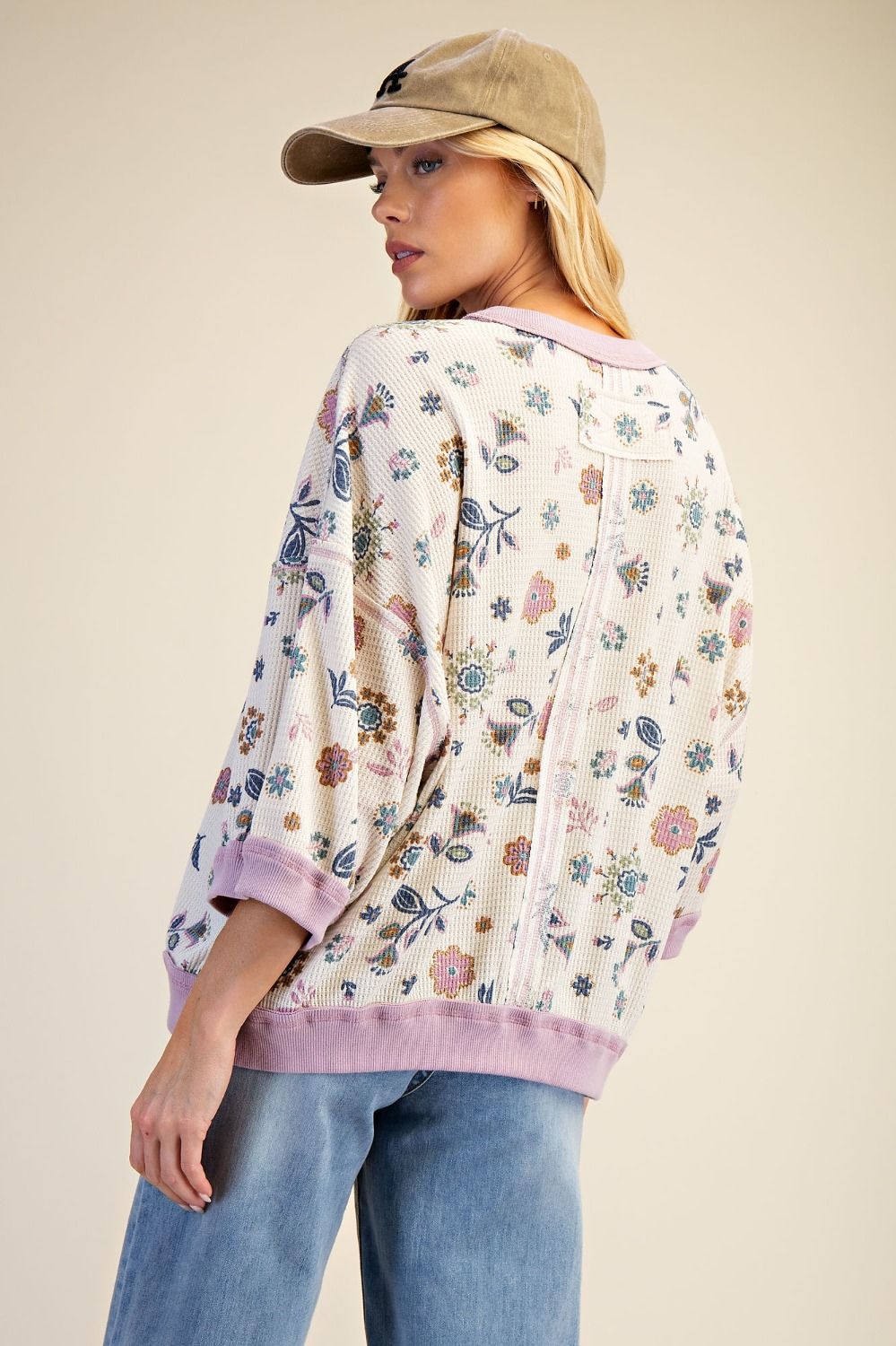 Easel Signature Floral Print Waffle Knit Pullover Top in Lilac Blue