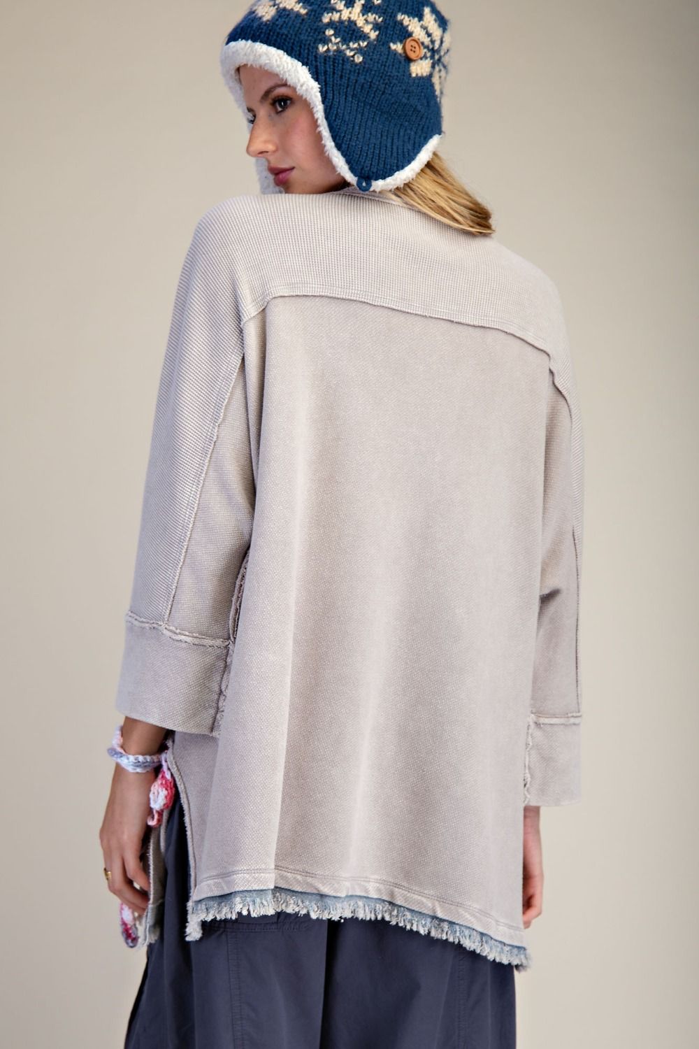 Easel Star patched Waffle Knit Top in Light Ash