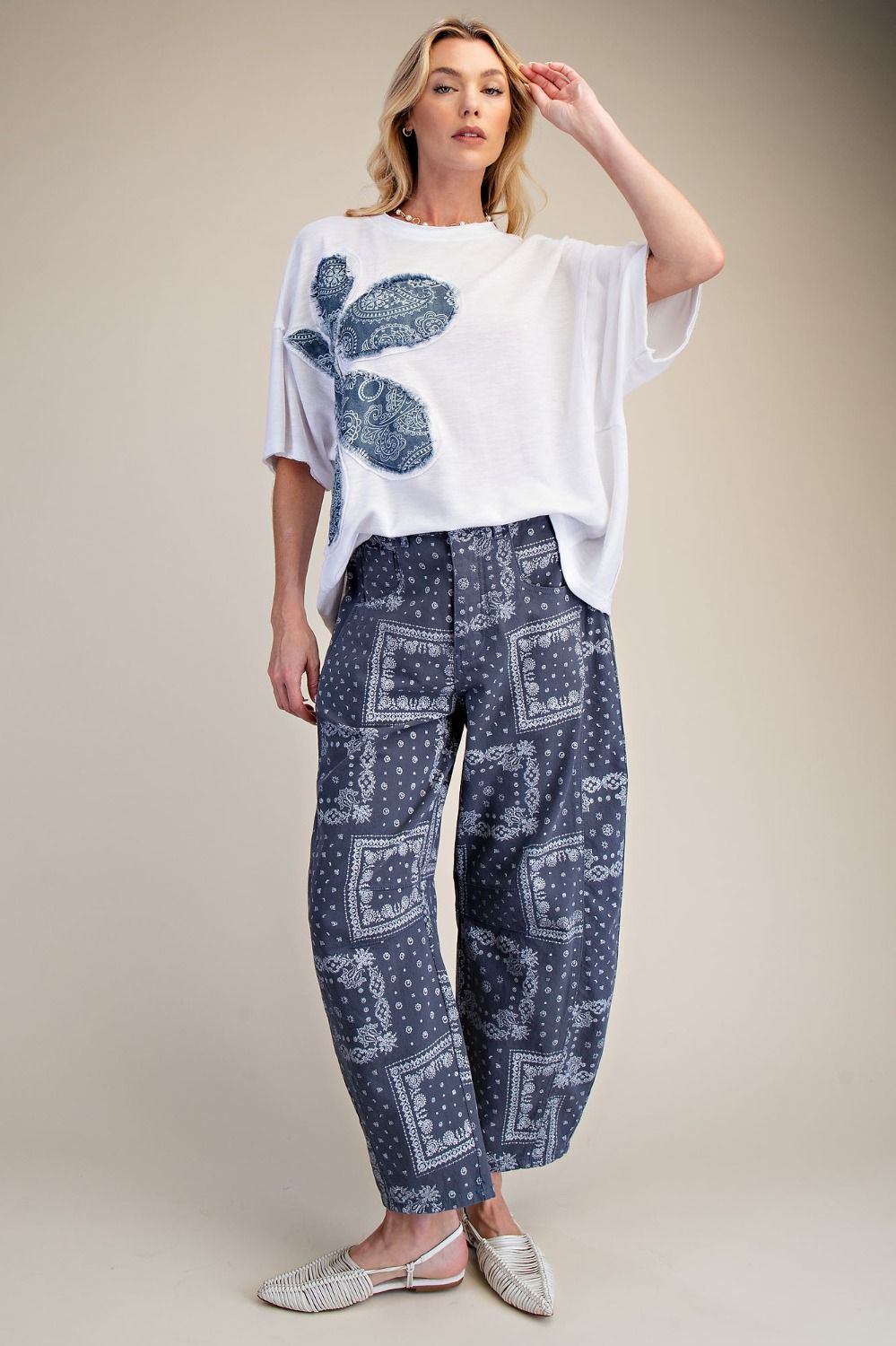 Easel Bandana Flower Top in White